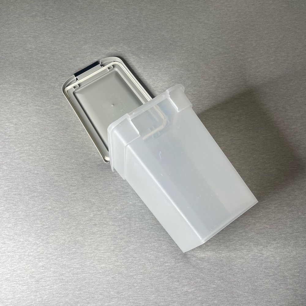 IRIS USA WeatherPro Airtight Dog Food Storage Container